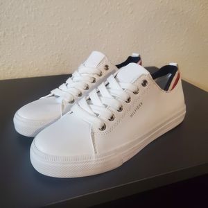 Tommy Hilfiger Shoes- Size 5 1/2 M